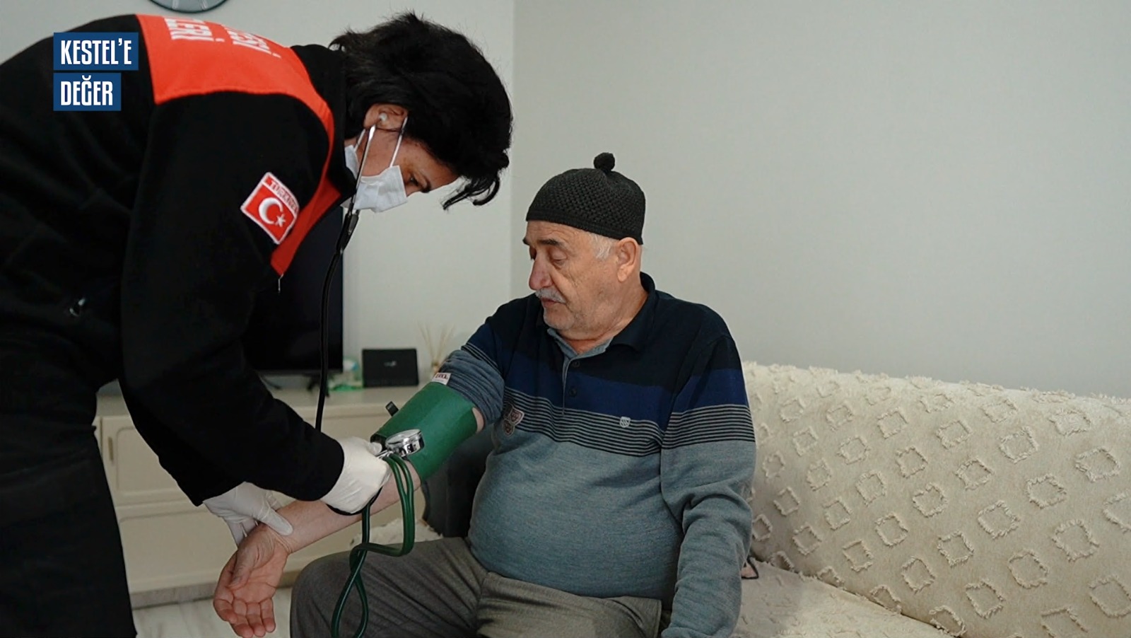 Yaşlılarımıza Sağlık Hizmetini Evlerinde Sunuyoruz