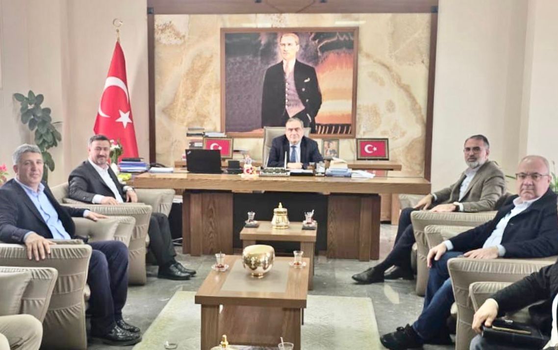 Bugün Mustafakemalpaşa ilçemizde bir dizi ziyaret ve program kapsamında kıymetli isimlerle bir araya geldik.